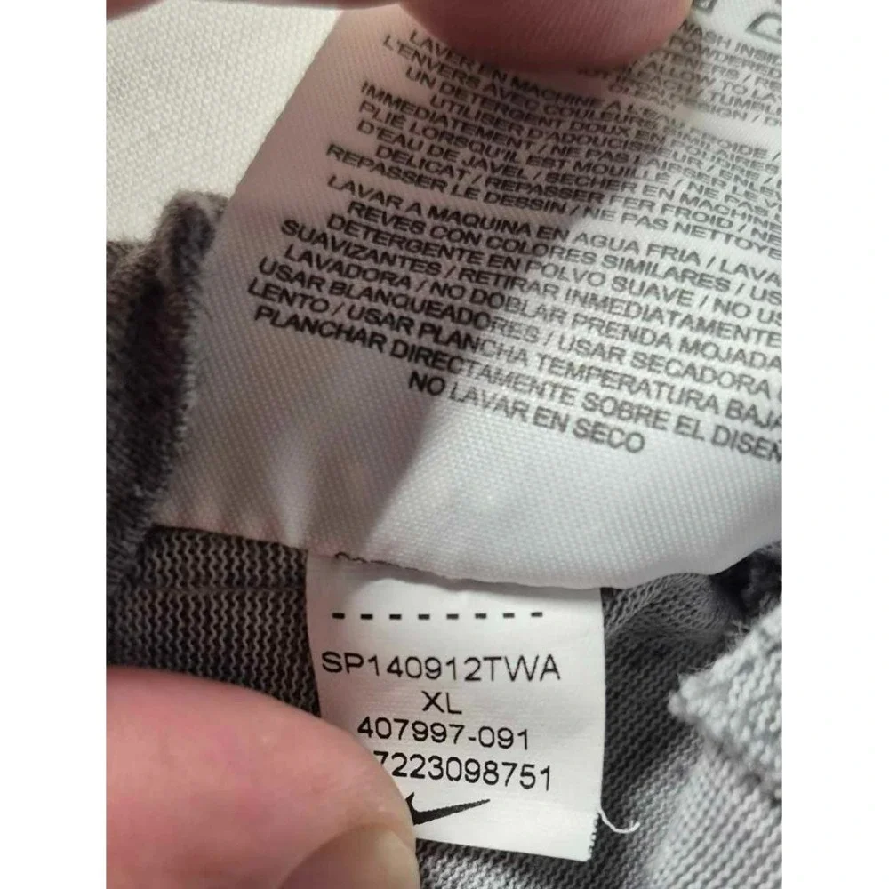 Nike Dri-Fit men's gray athletic basic‎ t-shirt sz. XL black swoosh logo